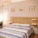 La Casa Del Nespolo, 2 Terrazzi E 2 Bagni In Centro * Neapel