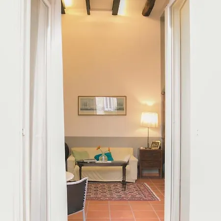 La Casa Del Nespolo, 2 Terrazzi E 2 Bagni In Centro