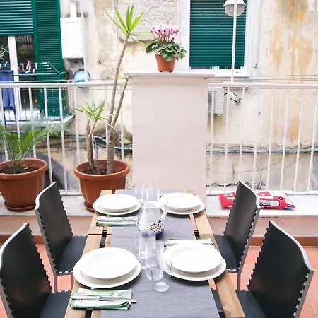 Daire La Casa Del Nespolo, 2 Terrazzi E 2 Bagni In Centro