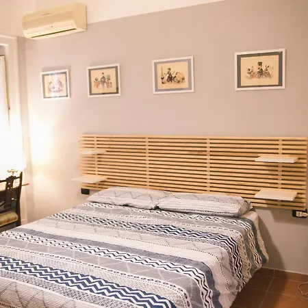 La Casa Del Nespolo, 2 Terrazzi E 2 Bagni In Centro * Neapel