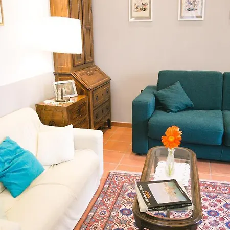 La Casa Del Nespolo, 2 Terrazzi E 2 Bagni In Centro * Neapel